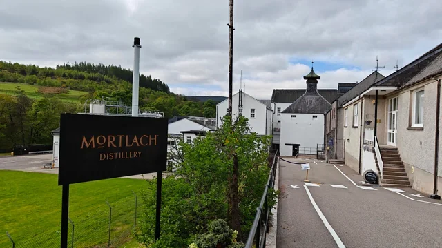 Nhà máy chưng cất Mortlach tại Dufftown vùng Speyside Scotland